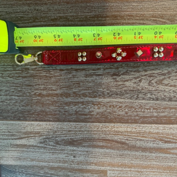 Louboutin PATENT LEATHER DOG LEASH, SIZE M, red/gold length 47". - Picture 5 of 7
